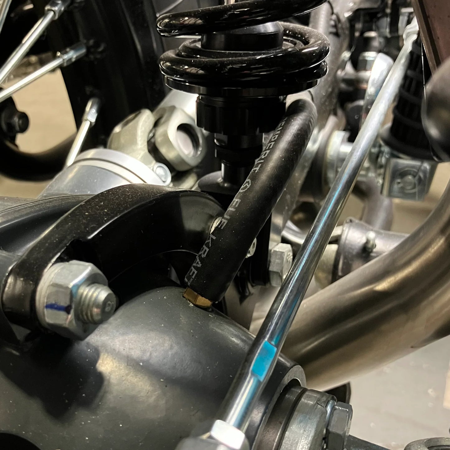 FINAL DRIVE REMOTE BREATHER KIT FROM 2013