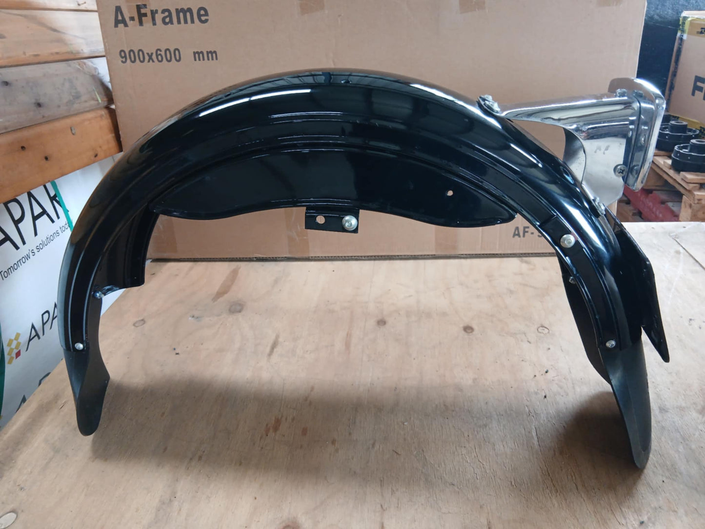 GUARD REAR in Black